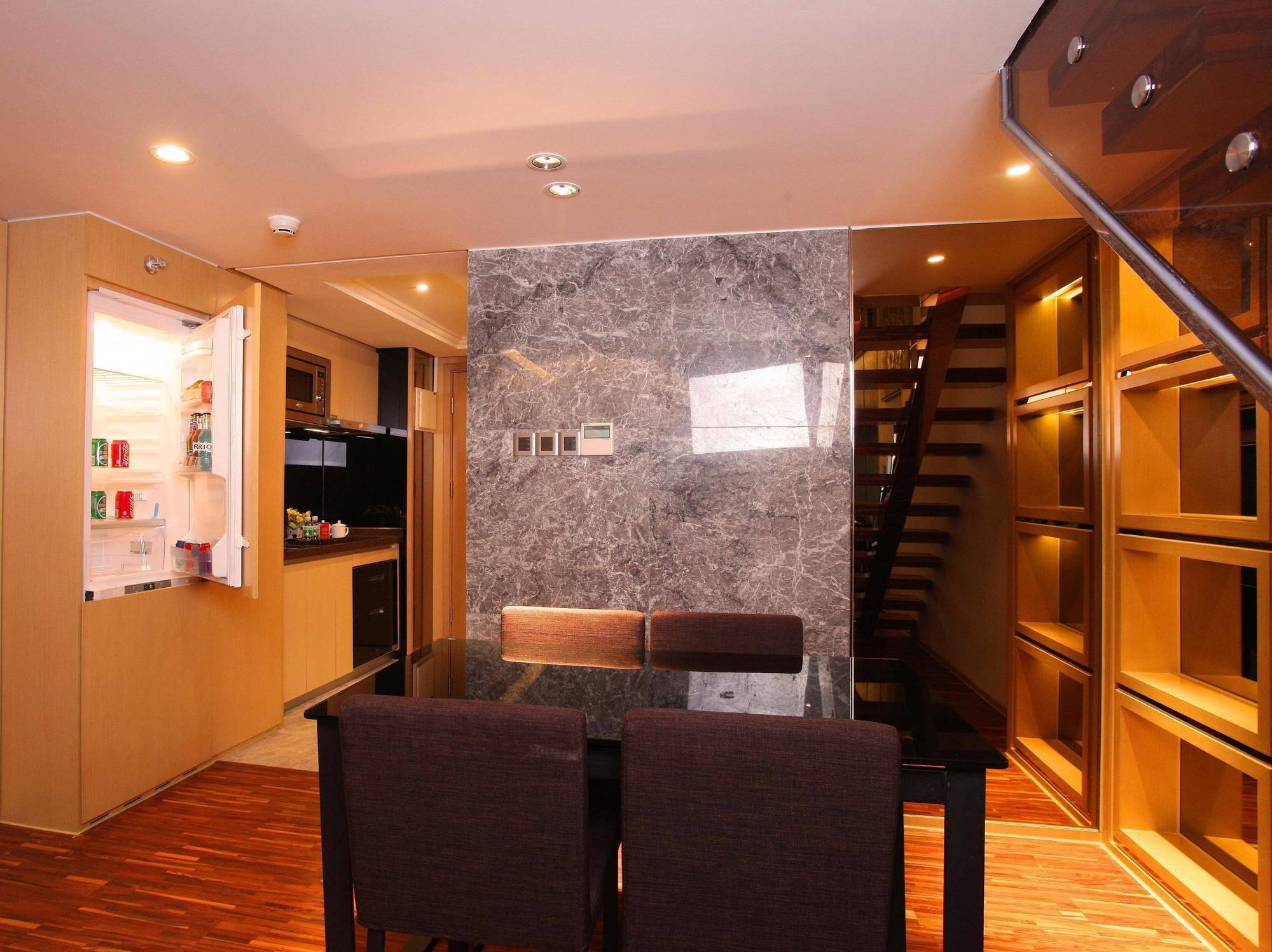 Heefun Apartment Hotel Guangzhou - Poly D Plaza Branch Bagian luar foto